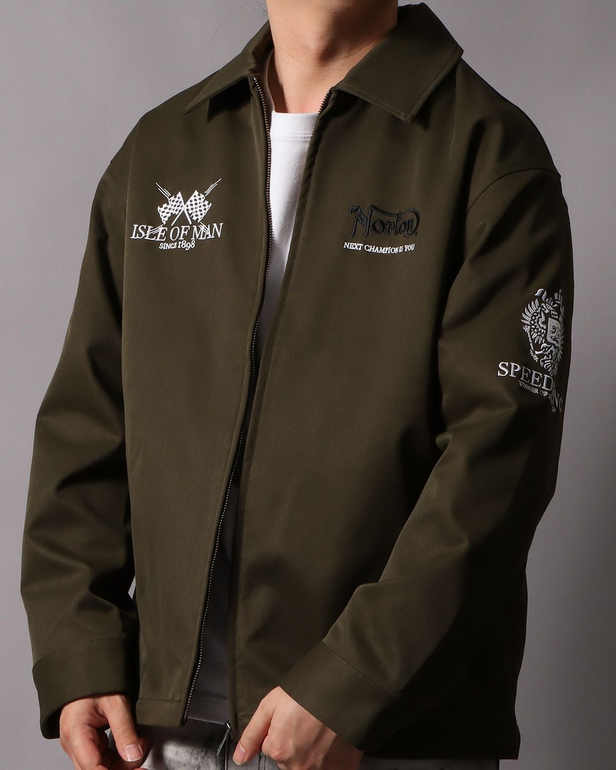 カーキ：178cm/75kg(XLサイズ着用)