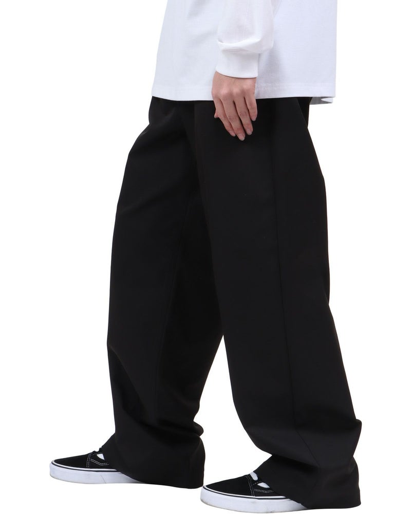 ブラック：173cm63kg(Lサイズ着用)