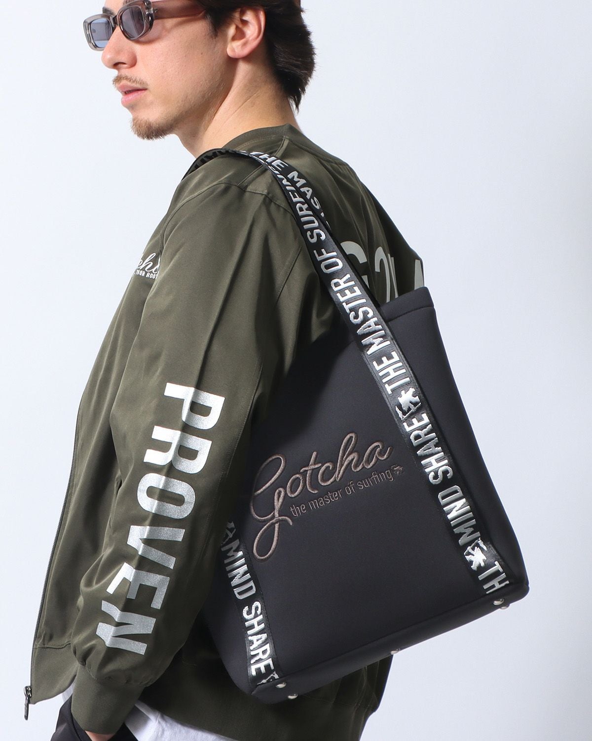 GOTCHA] ハンドルロゴ ネオプレーン トートバッグ | PEET ONLINE STORE