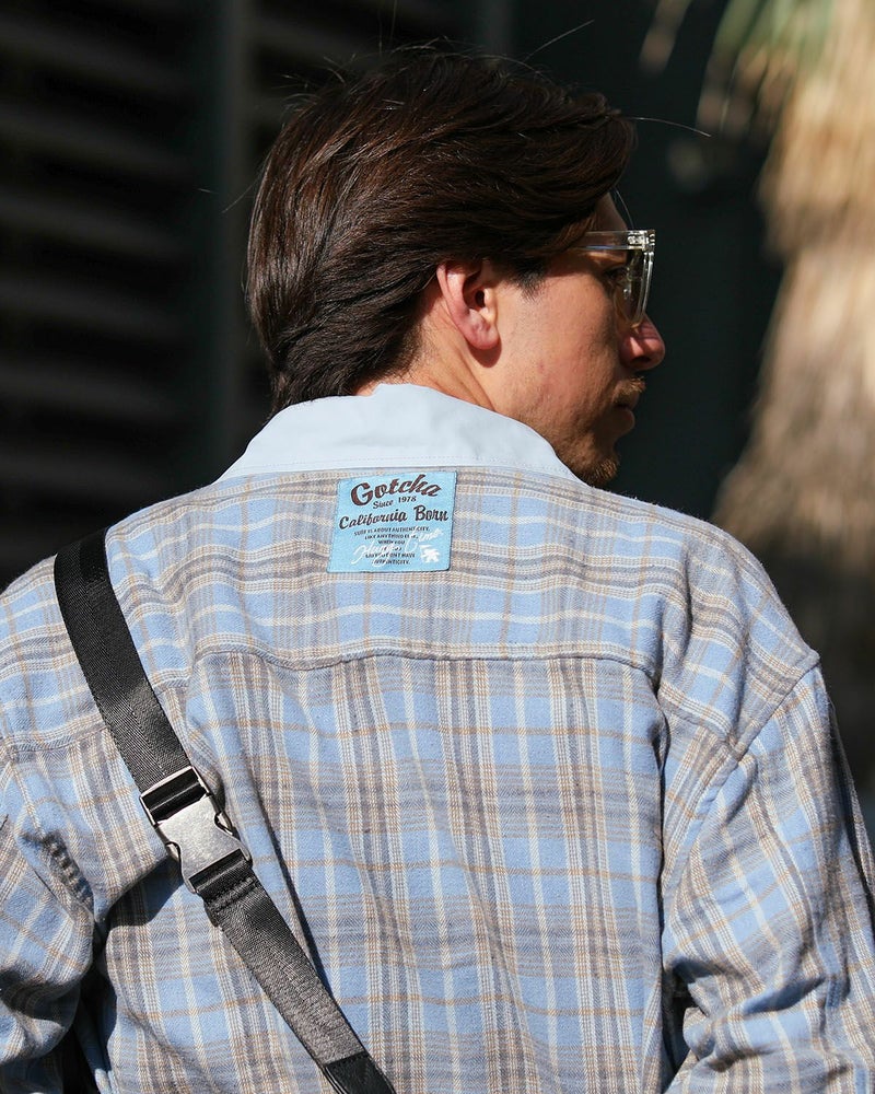 ブルー：180cm/70kg(Lサイズ着用)