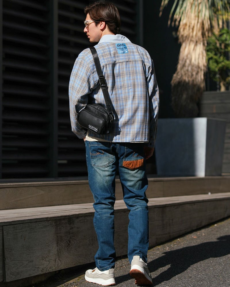 ブルー：180cm/70kg(Lサイズ着用)