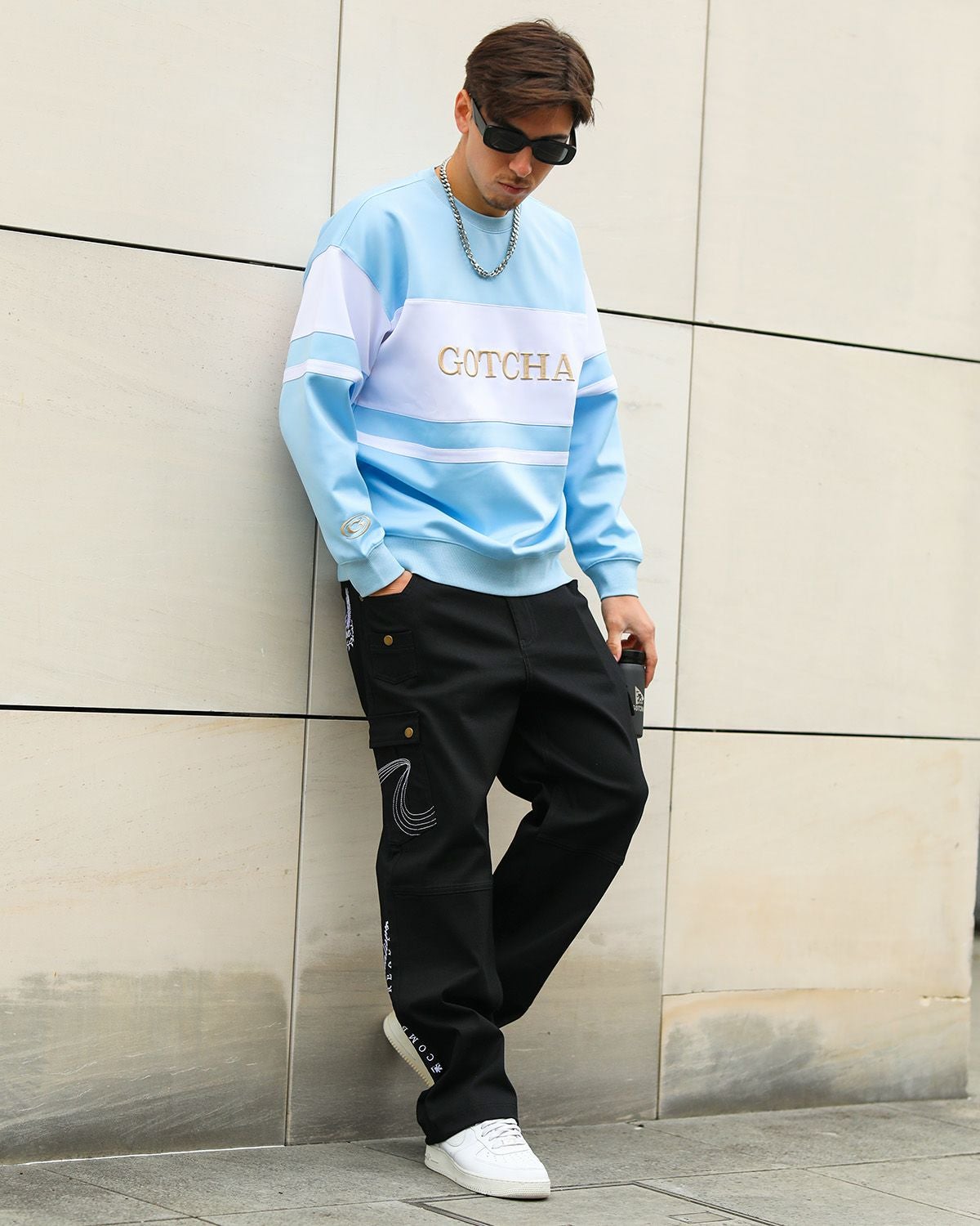 ライトブルー：180cm/70kg(Lサイズ着用)