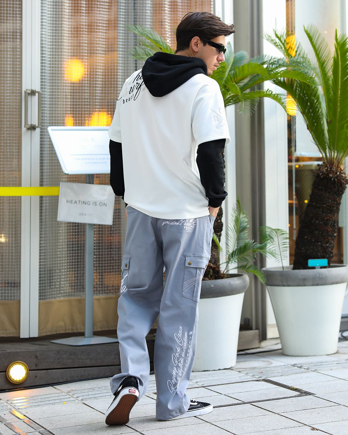 ホワイト：180cm/70kg(Lサイズ着用)