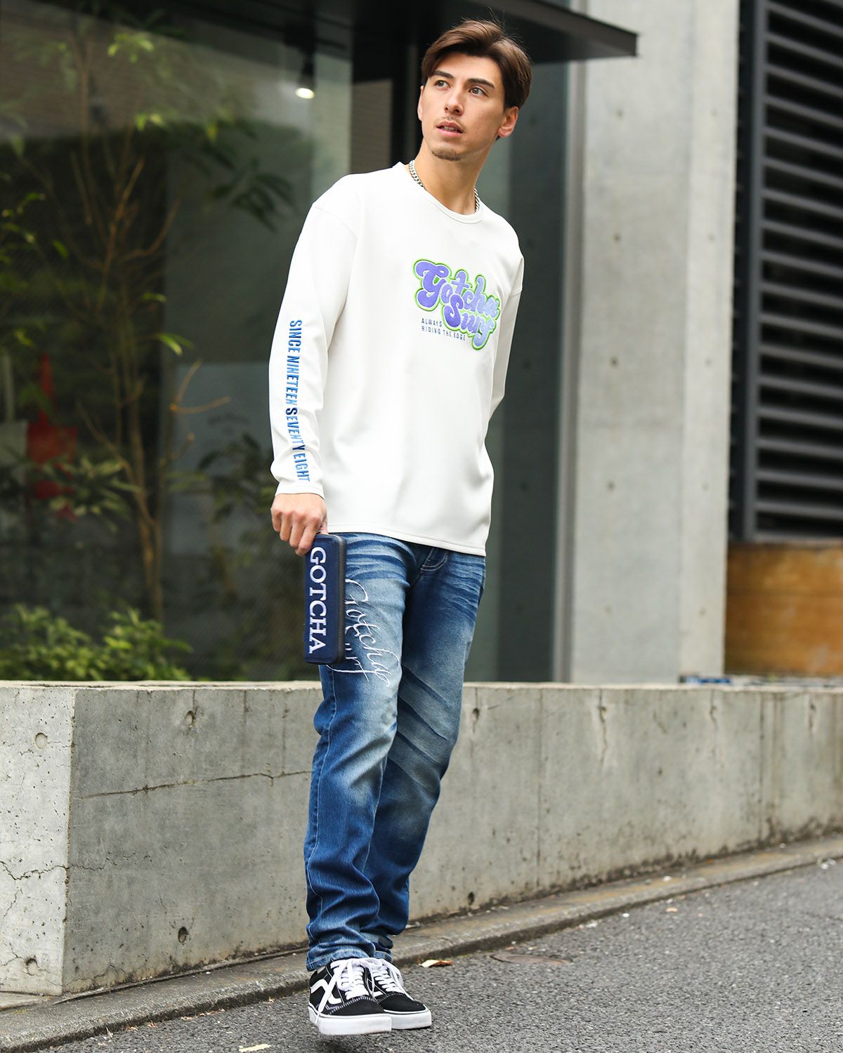 ホワイト:180cm/70kg(Lサイズ着用)