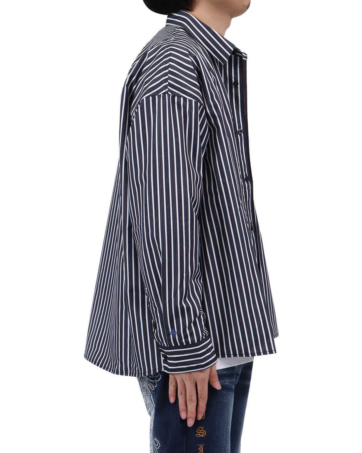 のストライプデザインの上下セット、Lサイズのブラック/ホワイト。 MCD] ビッグシルエット ストライプ シャツ | PEET ONLINE STORE
