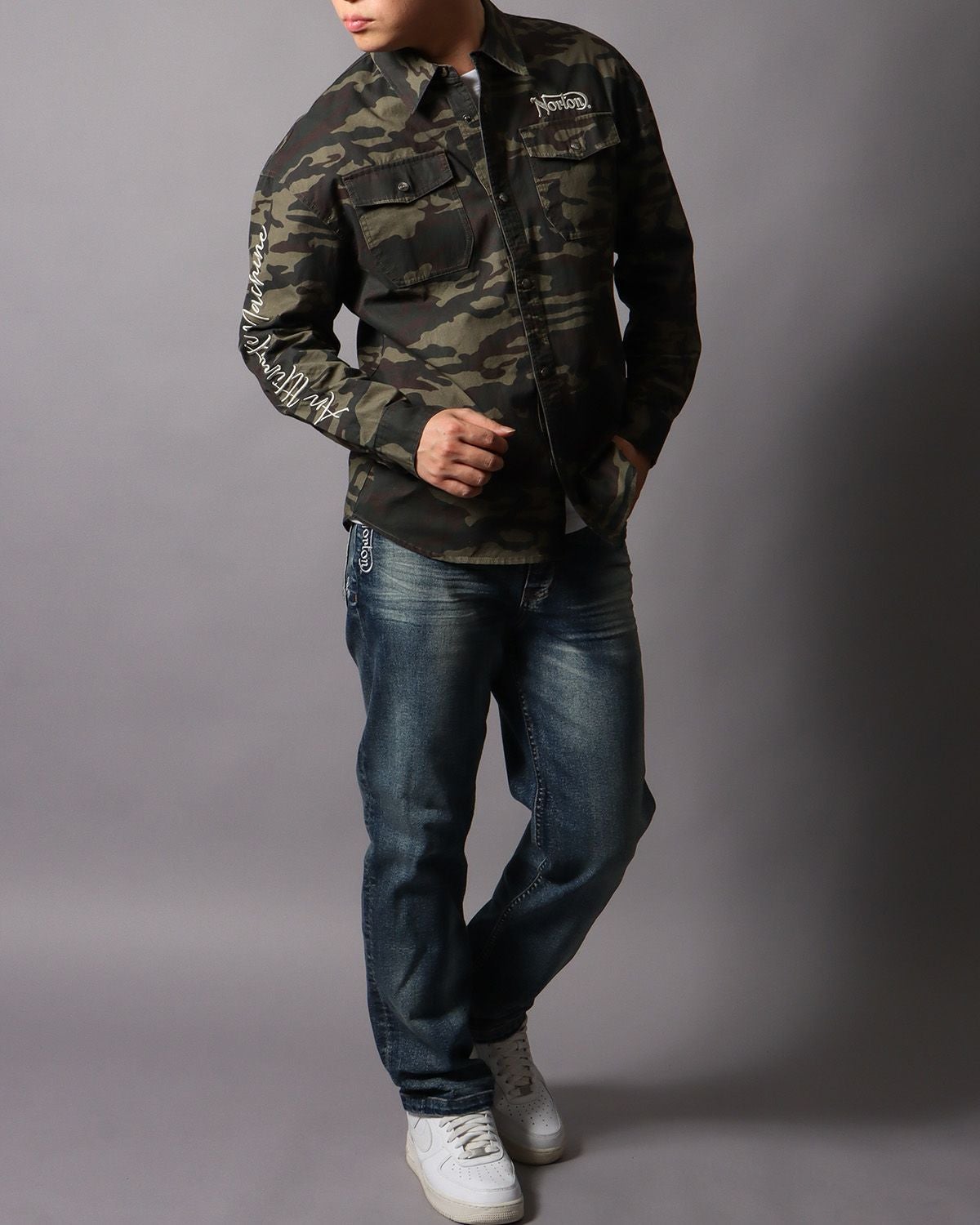 カーキ：178cm/75kg(Lサイズ着用)