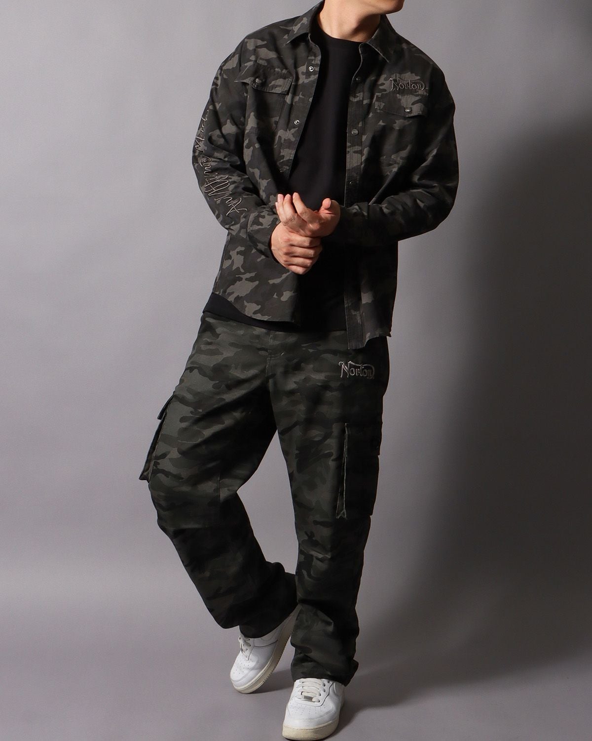 ブラック：178cm/75kg(Lサイズ着用)