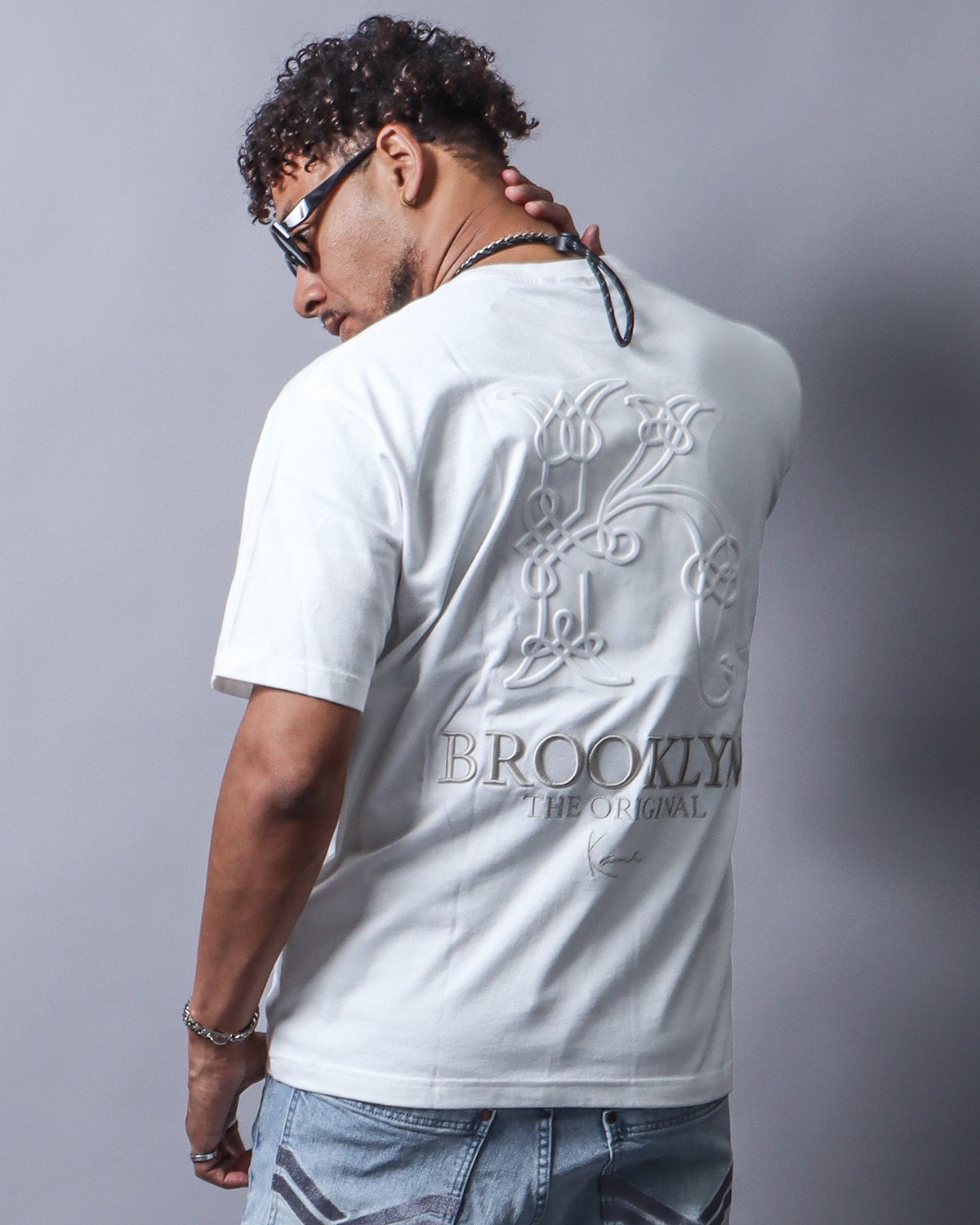 ホワイト：183cm(XLサイズ着用)