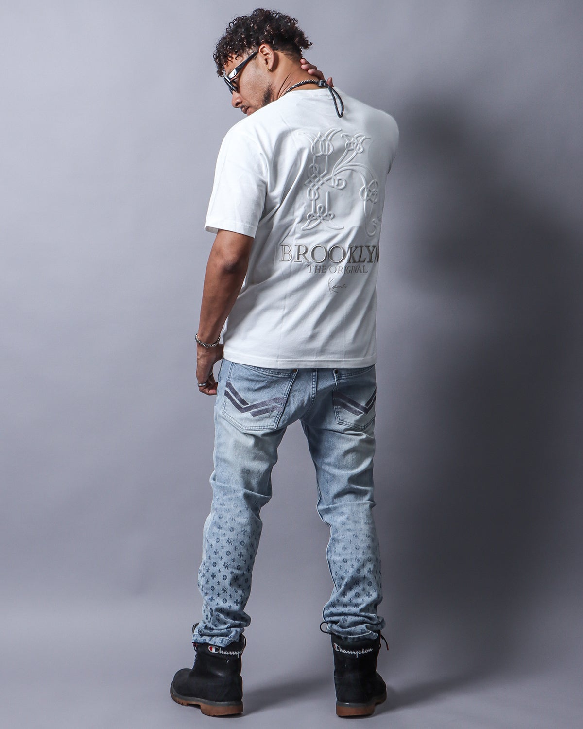 ホワイト：183cm(XLサイズ着用)