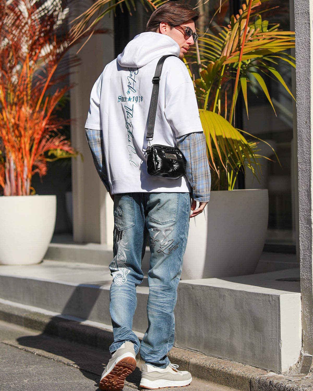 ホワイト：180cm/70kg(Lサイズ着用)