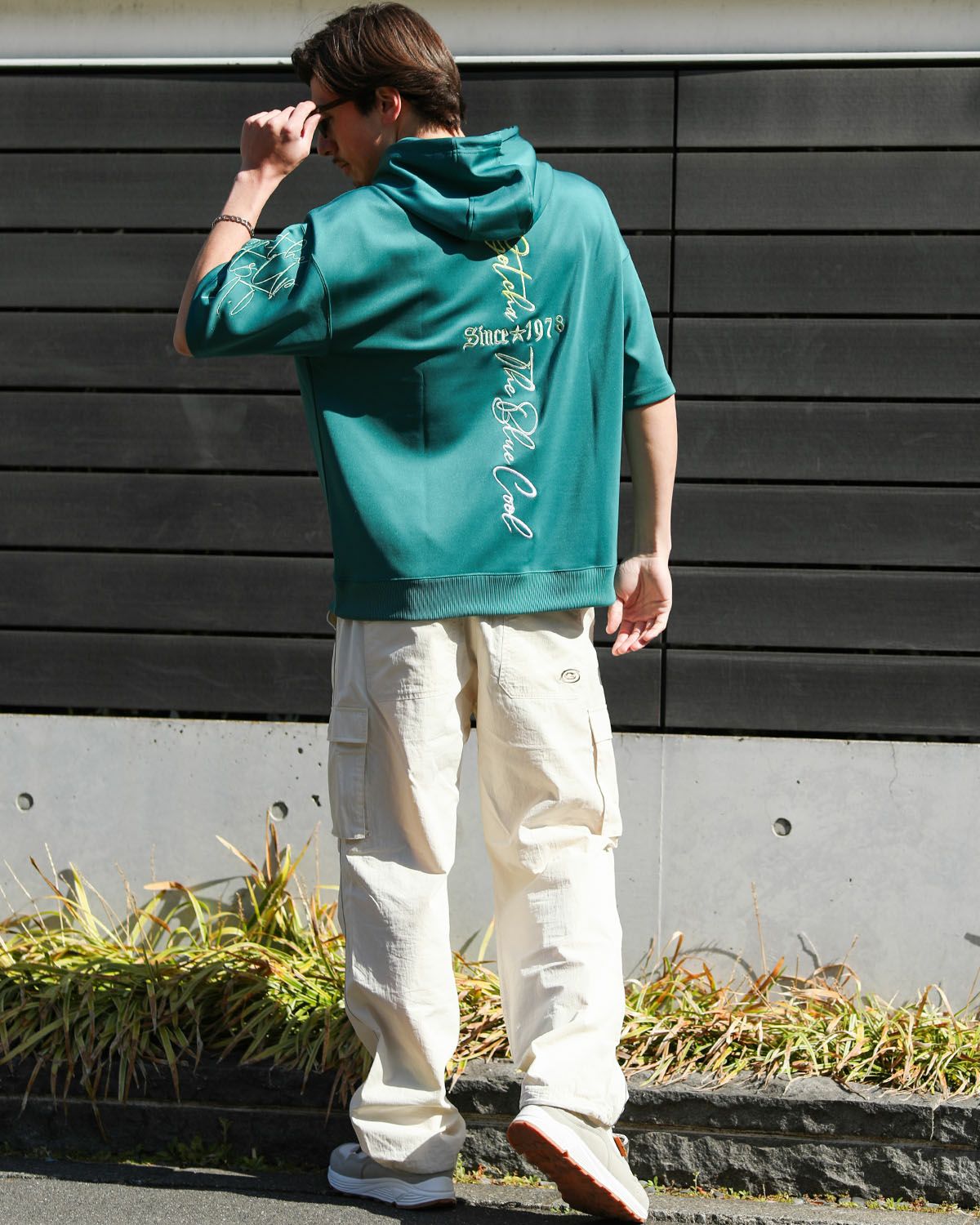 ダークグリーン：180cm/70kg(Lサイズ着用)