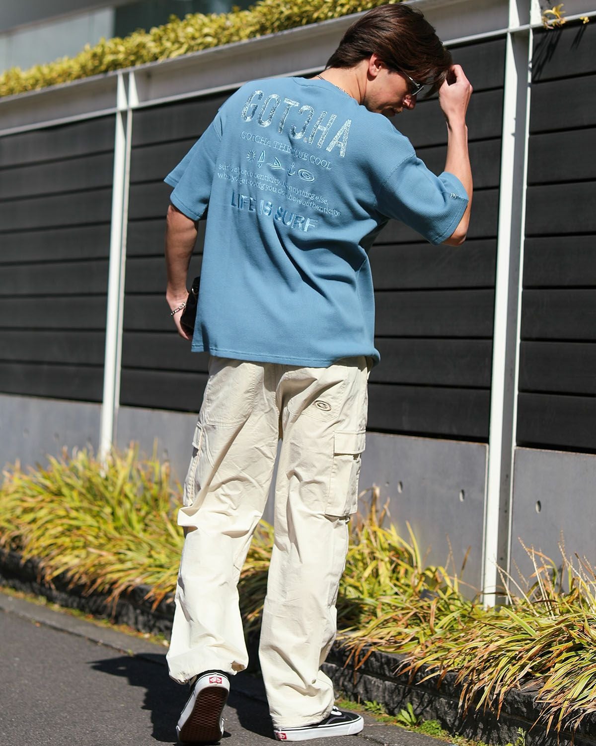 ブルーグレー：180cm/70kg(Lサイズ着用)