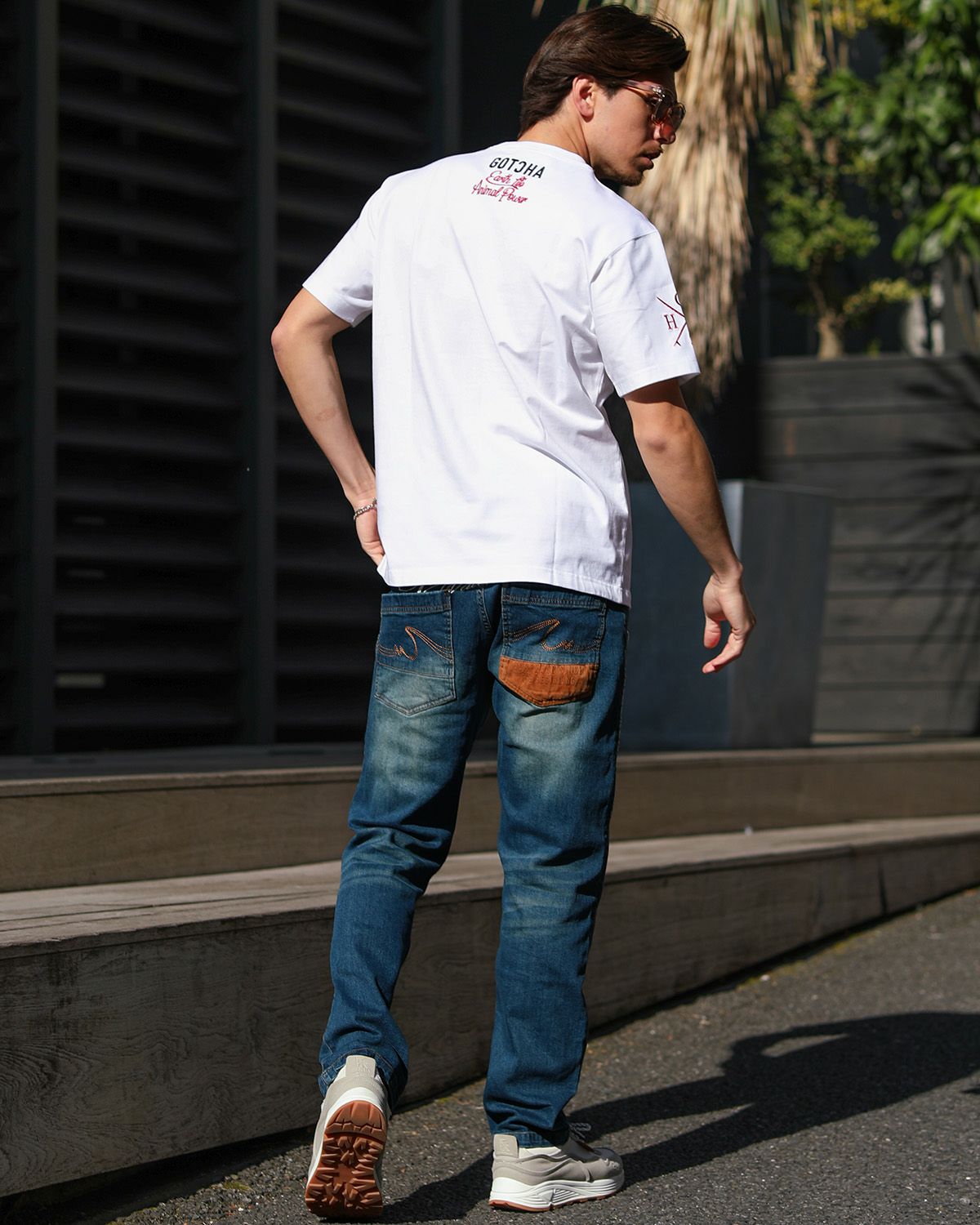 ホワイト：180cm/70kg(Lサイズ着用)