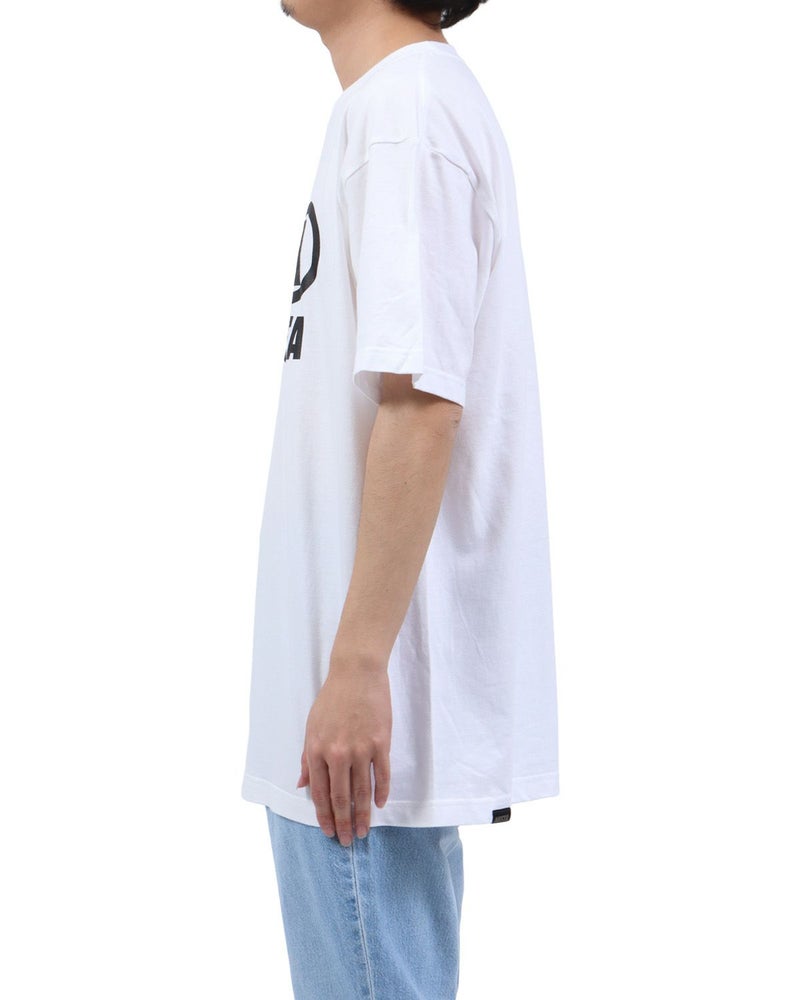 ホワイト：173cm63kg(Lサイズ着用)