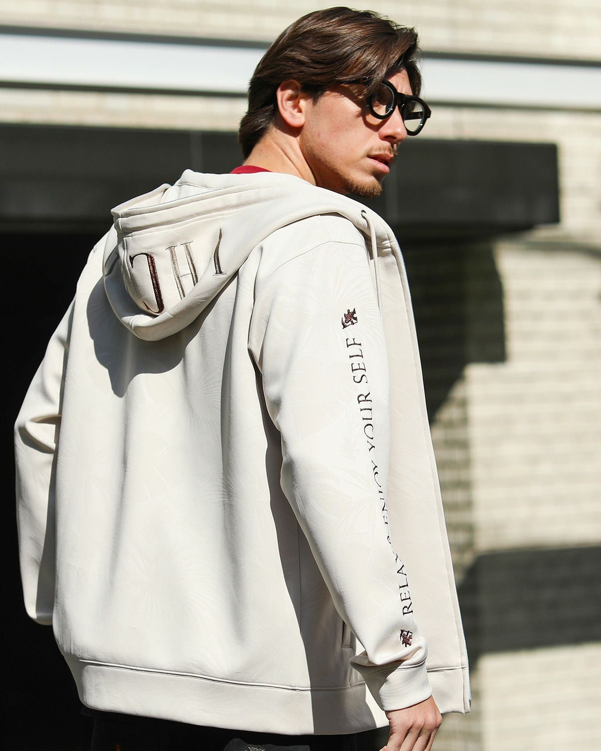GOTCHA] ダンボール エンボス 総柄 ZIP パーカー | PEET ONLINE STORE