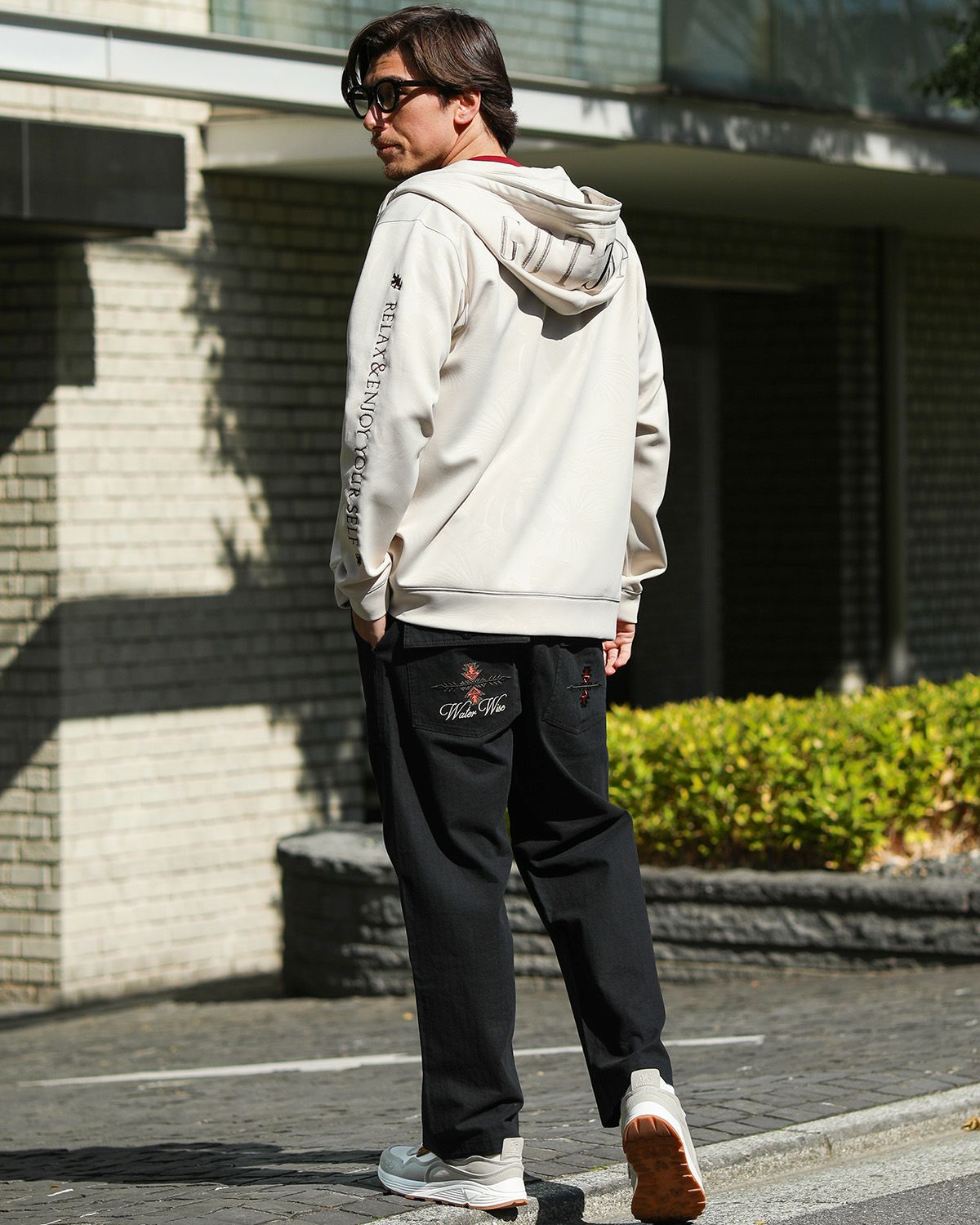 サンドベージュ：180cm/70kg(Lサイズ着用)