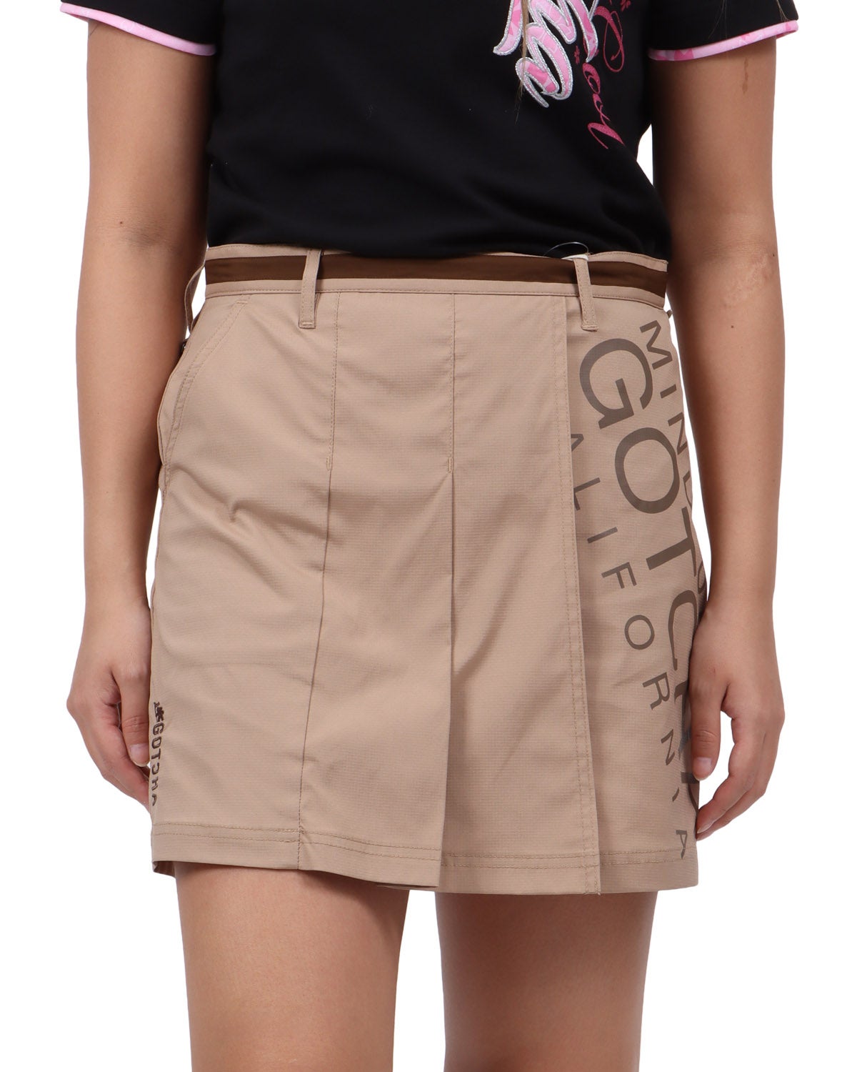 ベージュ：167cm(Lサイズ着用)