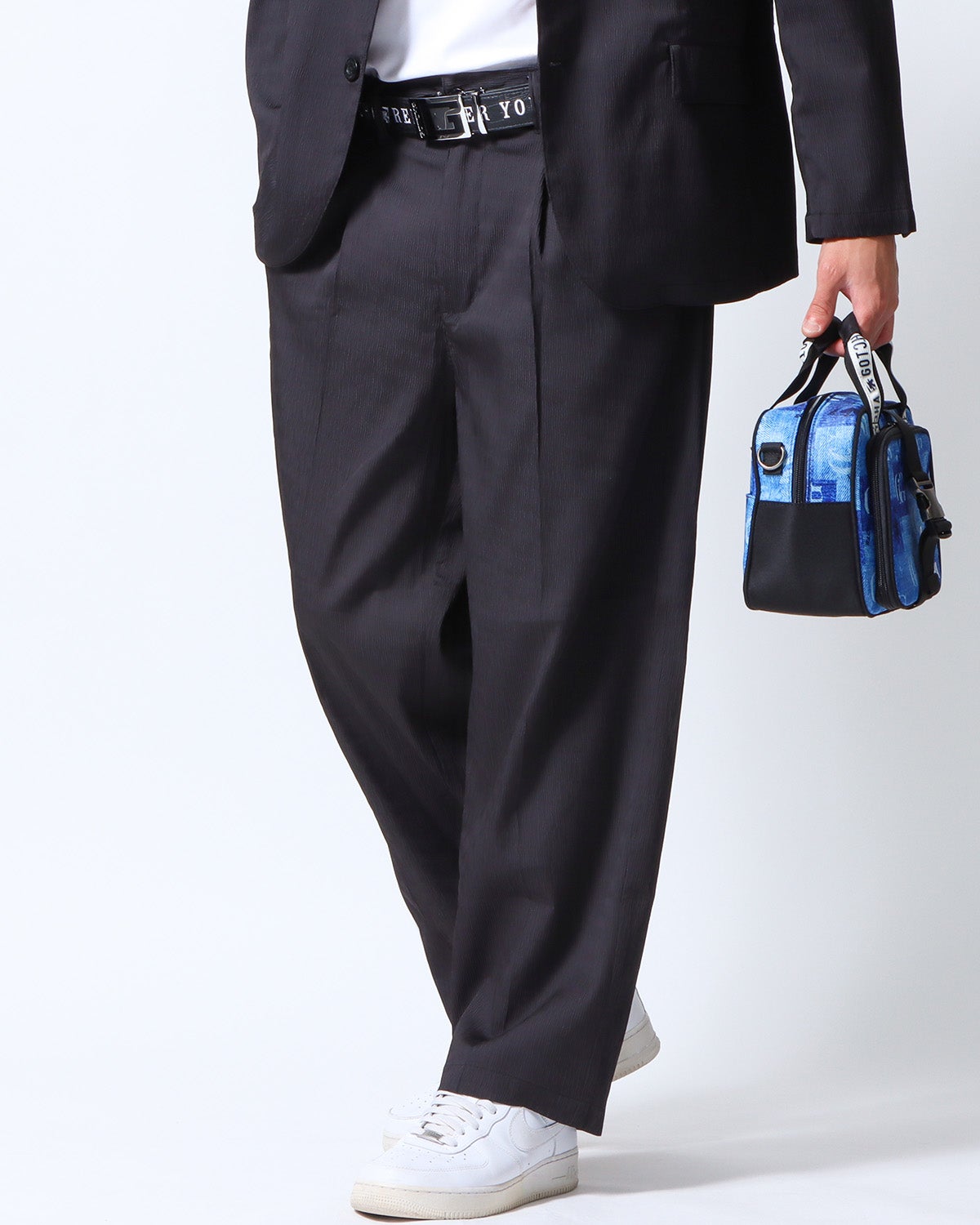 ブラック：180cm/70kg(Lサイズ着用)