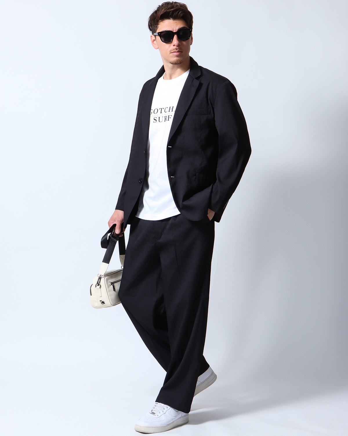 ブラック：180cm/70kg(Lサイズ着用)