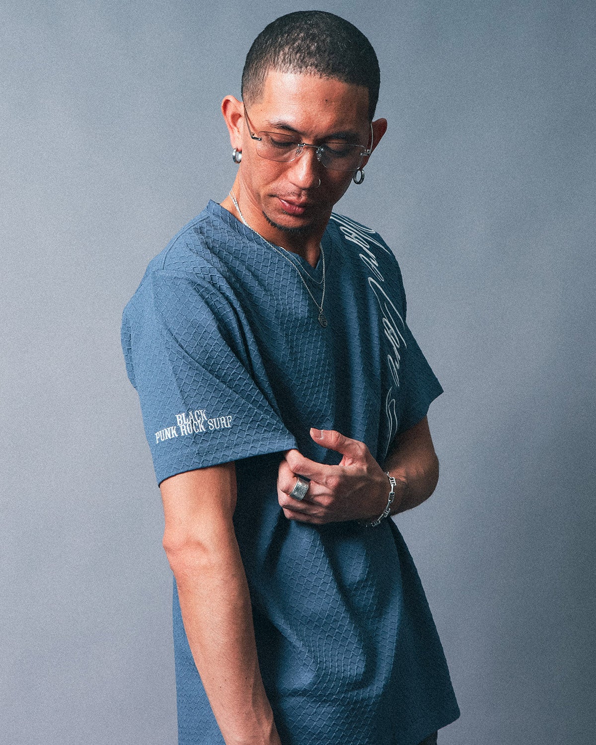 ブルーグレー：183cm(Lサイズ着用)