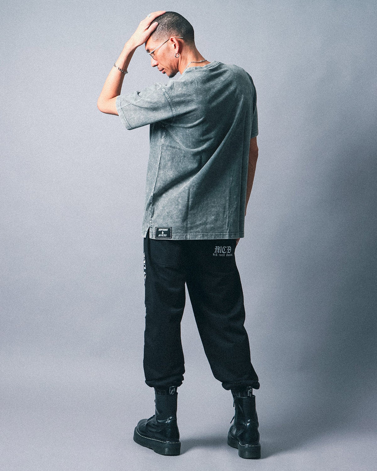 チャコール：183cm(XLサイズ着用)