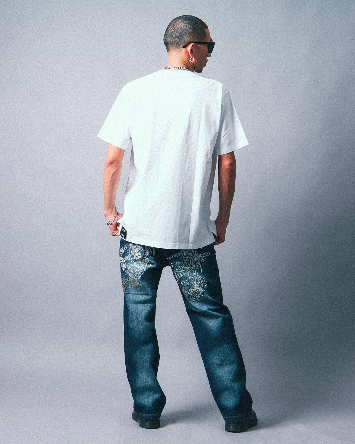 ホワイト：183cm(XLサイズ着用)