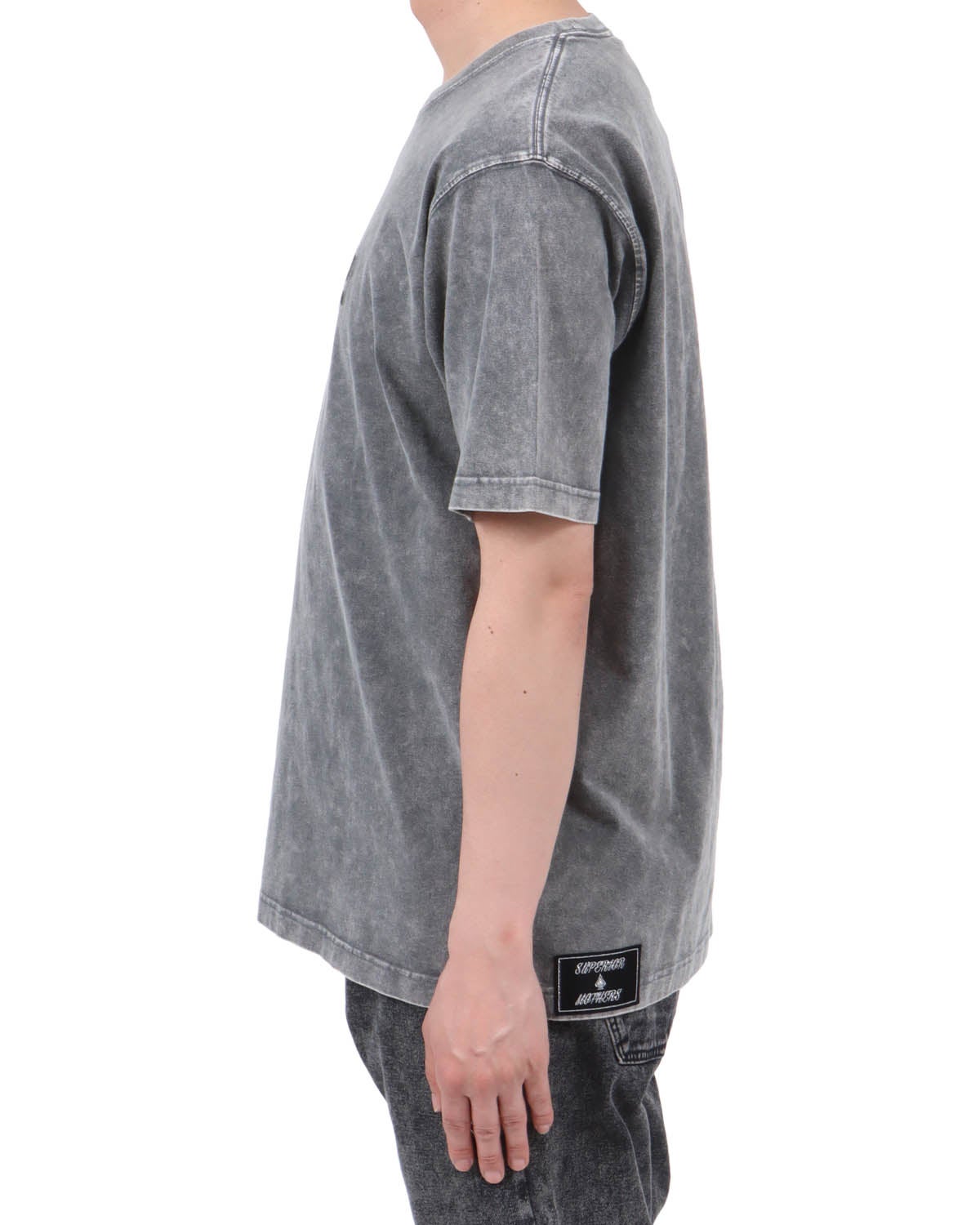 チャコール：174cm62kg(Lサイズ着用)