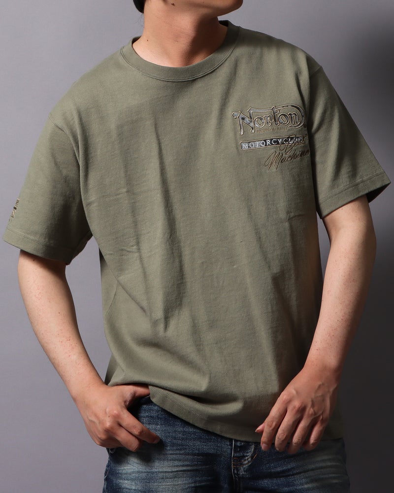 カーキ：178cm/75kg(Lサイズ着用)