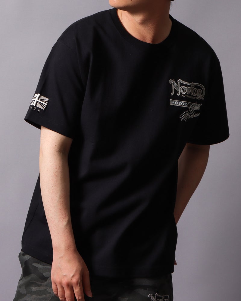 ブラック：178cm/75kg(Lサイズ着用)