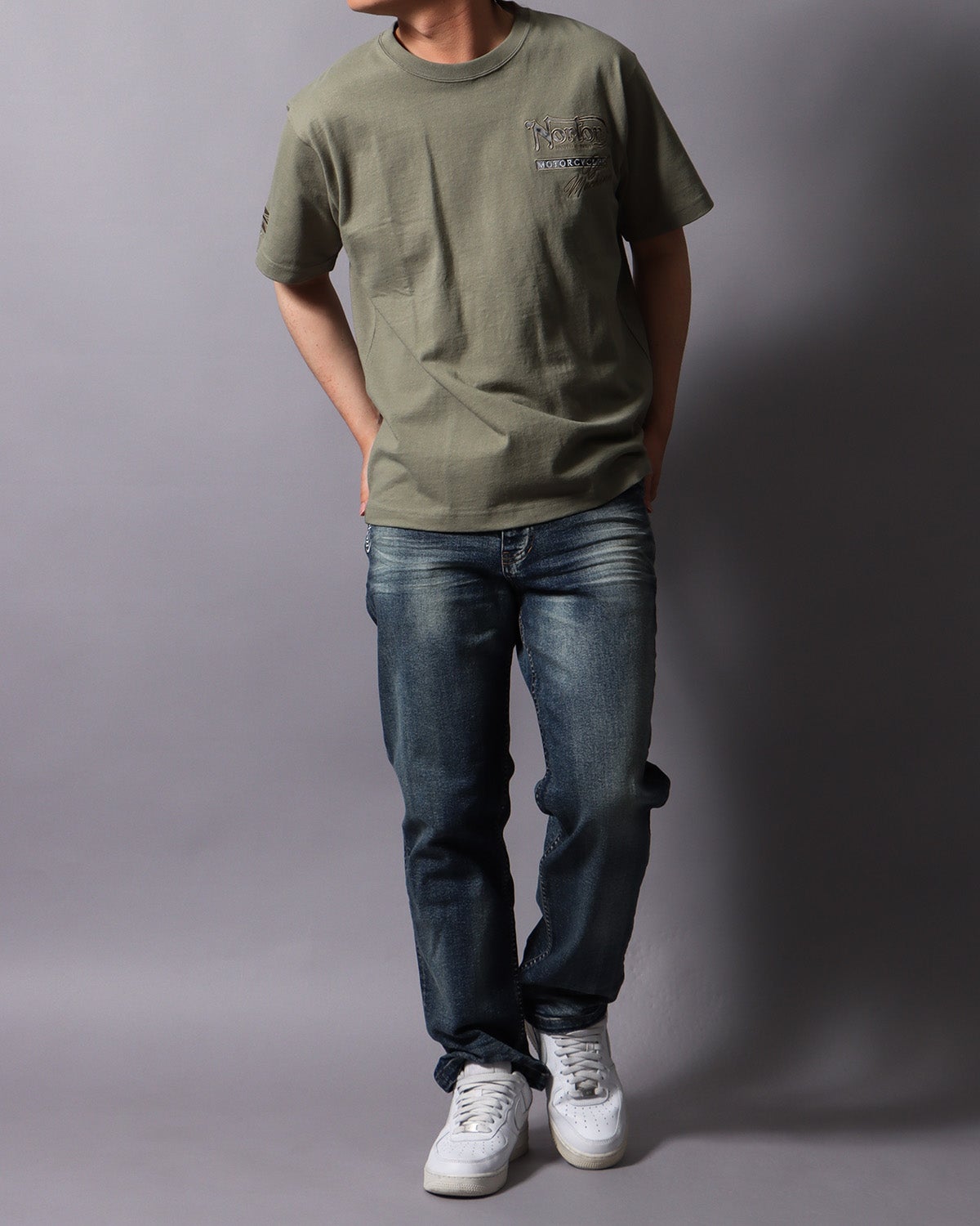 カーキ：178cm/75kg(Lサイズ着用)