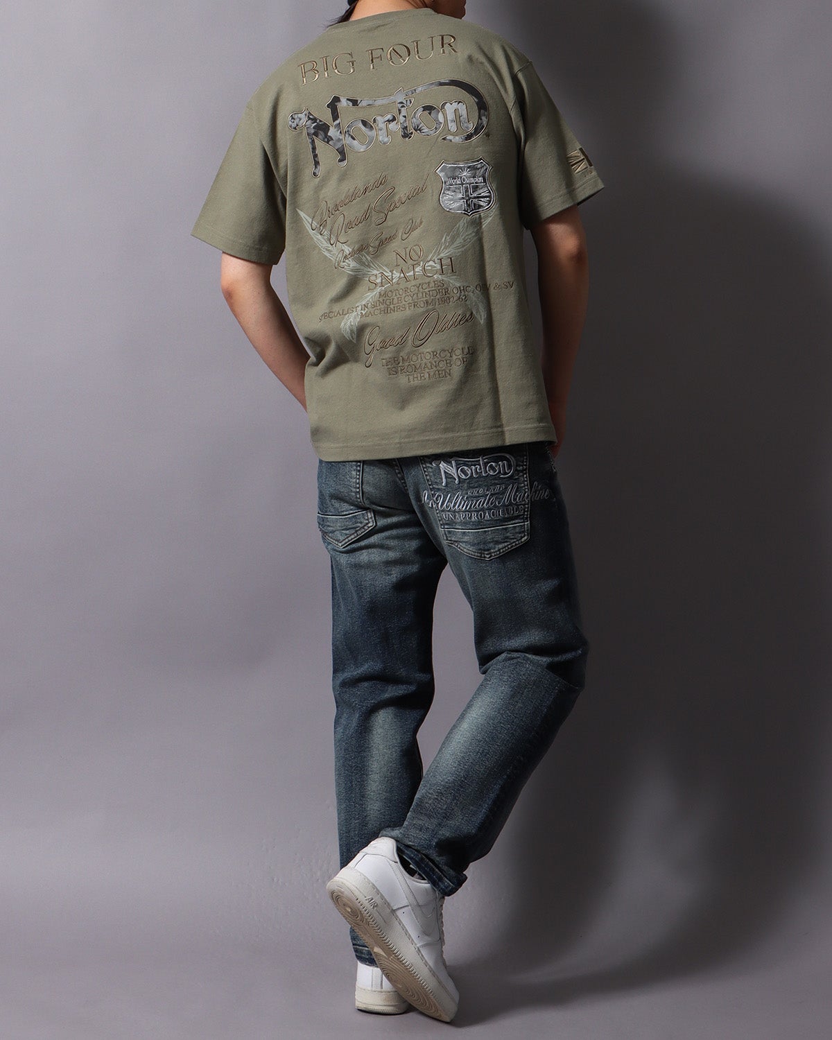 カーキ：178cm/75kg(Lサイズ着用)