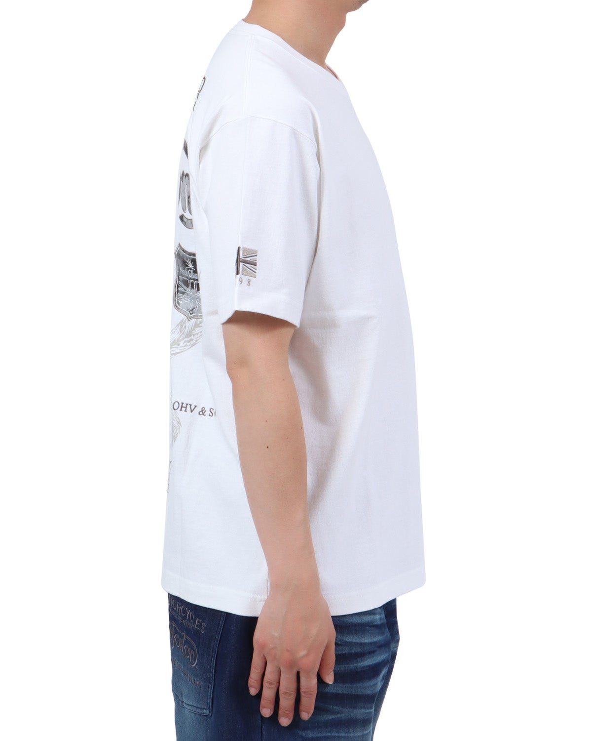 ホワイト：174cm62kg(Lサイズ着用)