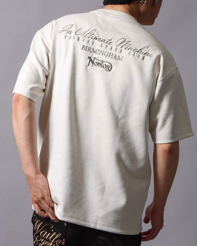 オフホワイト：178cm/75kg(Lサイズ着用)