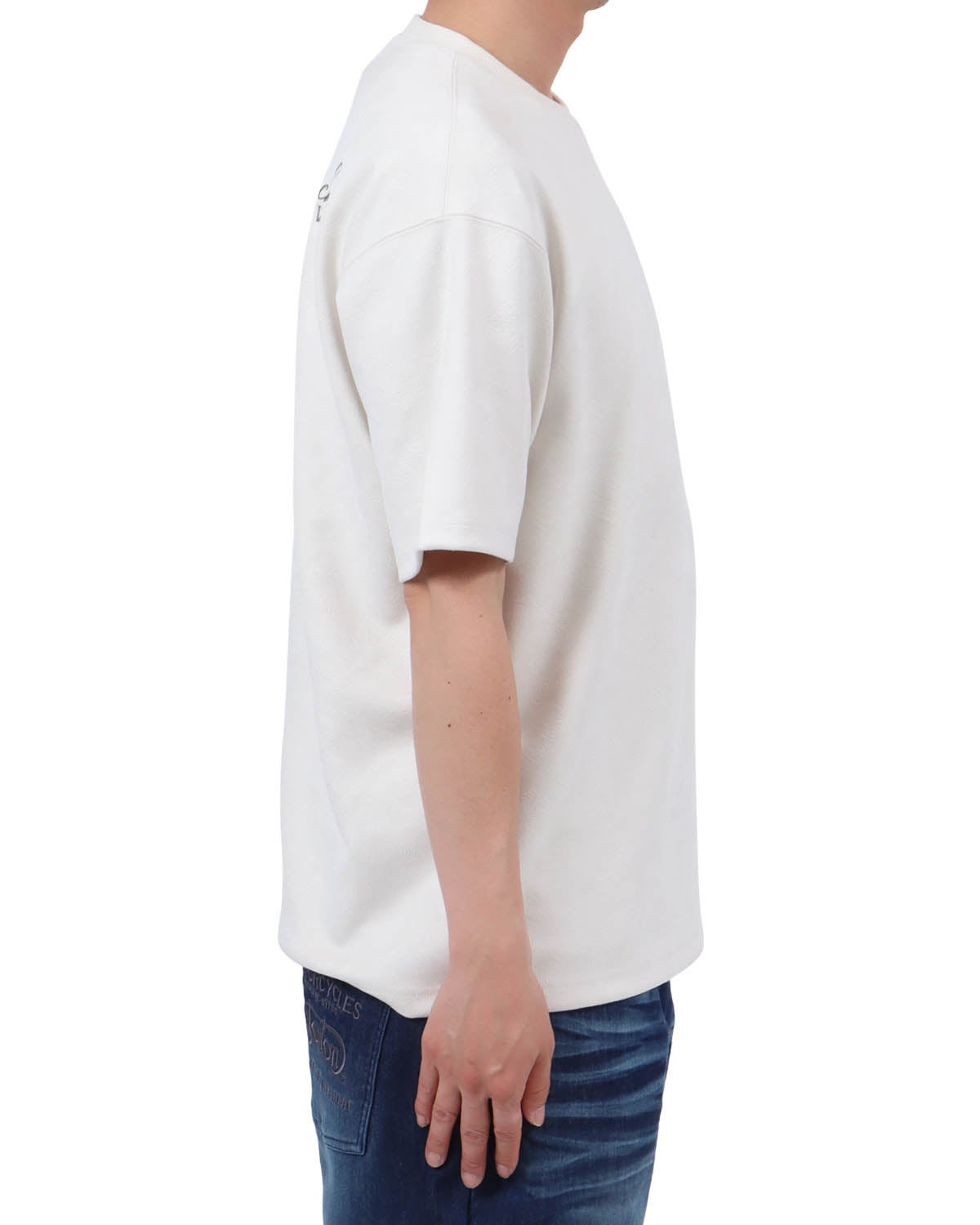 オフホワイト：174cm62kg(Lサイズ着用)