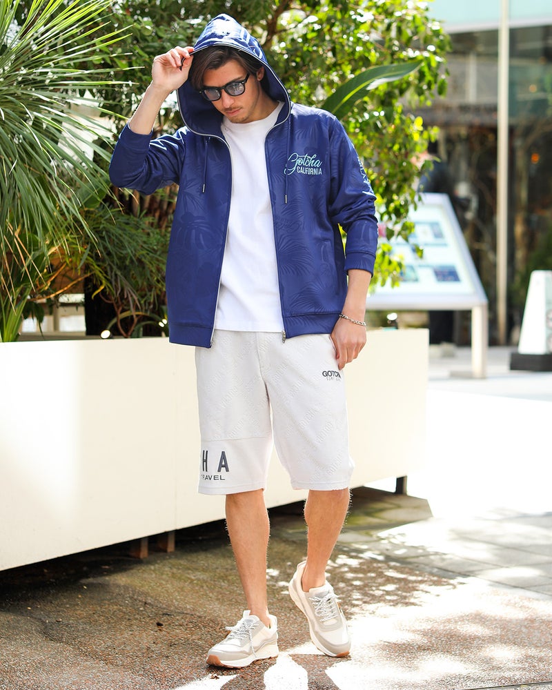 ライトグレー：180cm/70kg(Lサイズ着用)