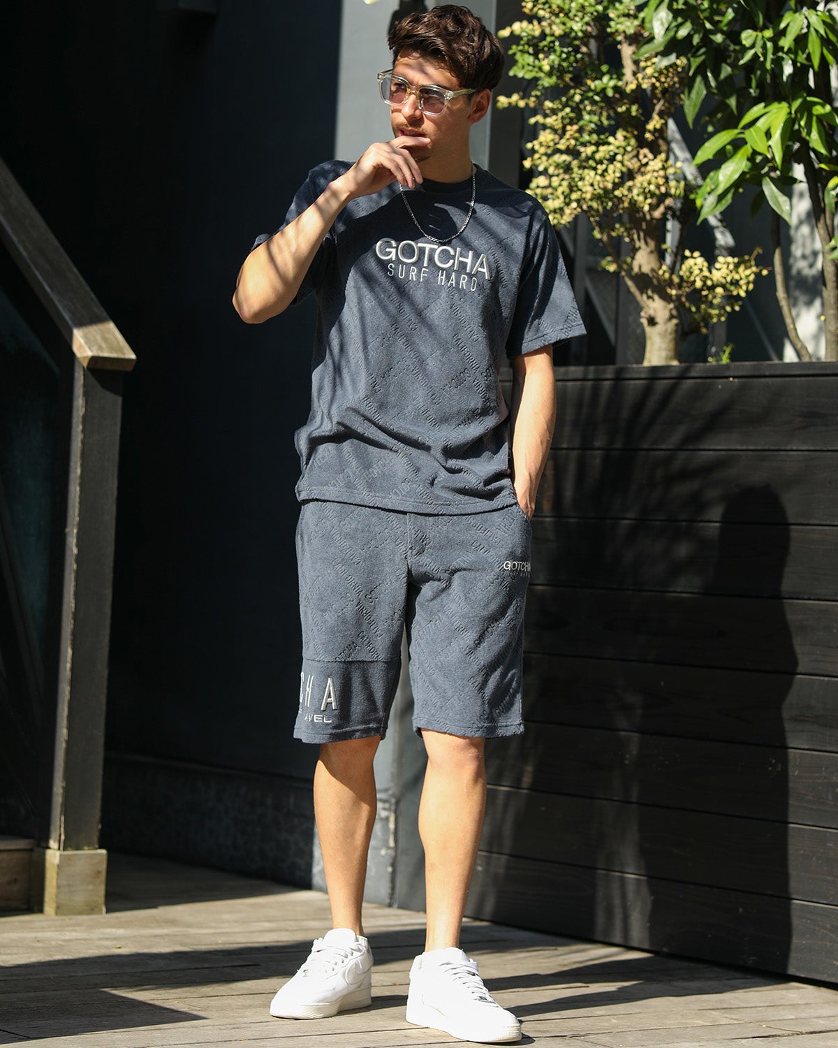 チャコール：180cm/70kg(Lサイズ着用)