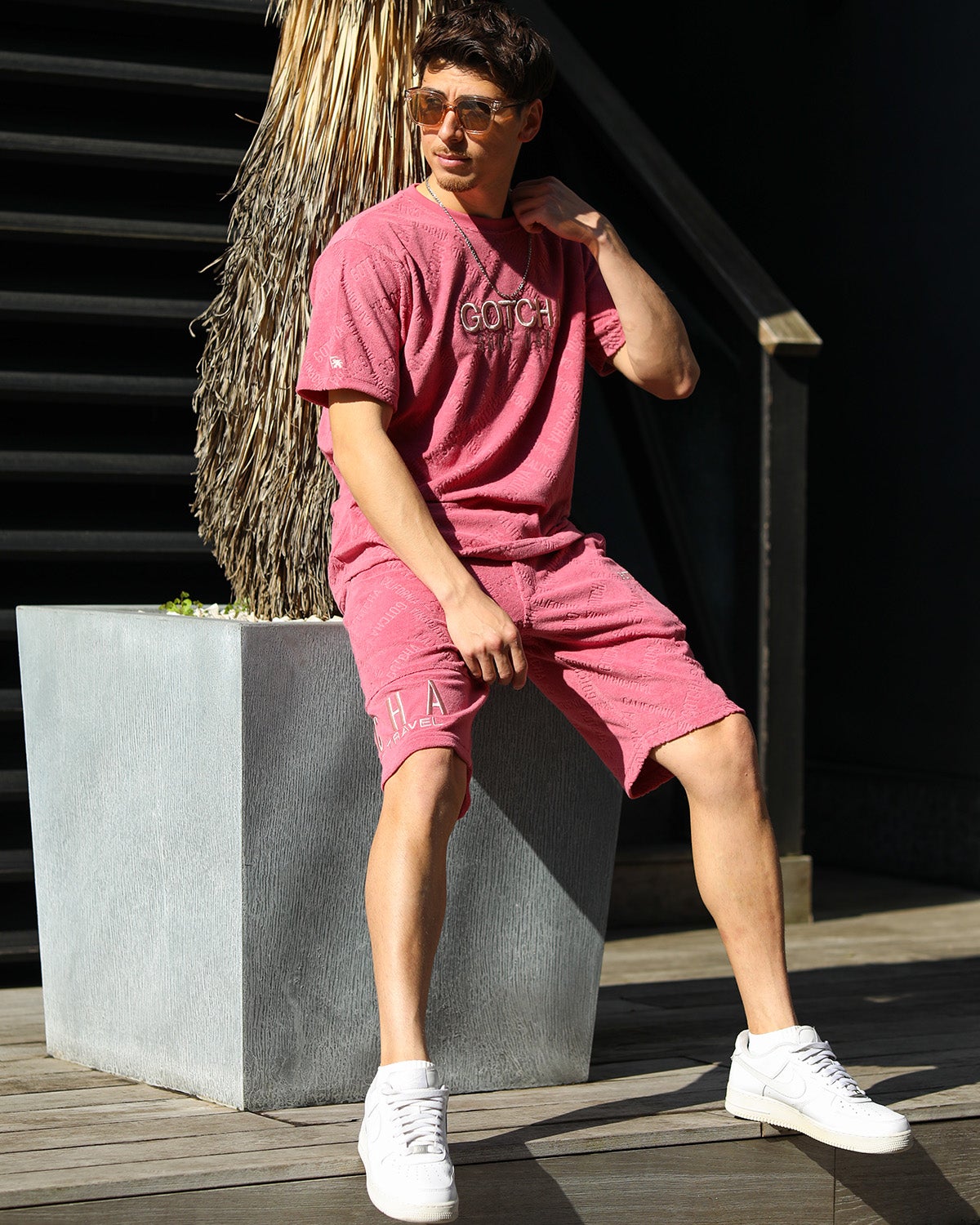 ピンク：180cm/70kg(Lサイズ着用)