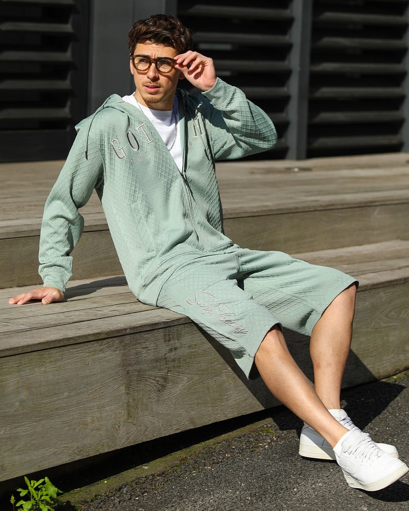 グリーングレー：180cm/70kg(Lサイズ着用)