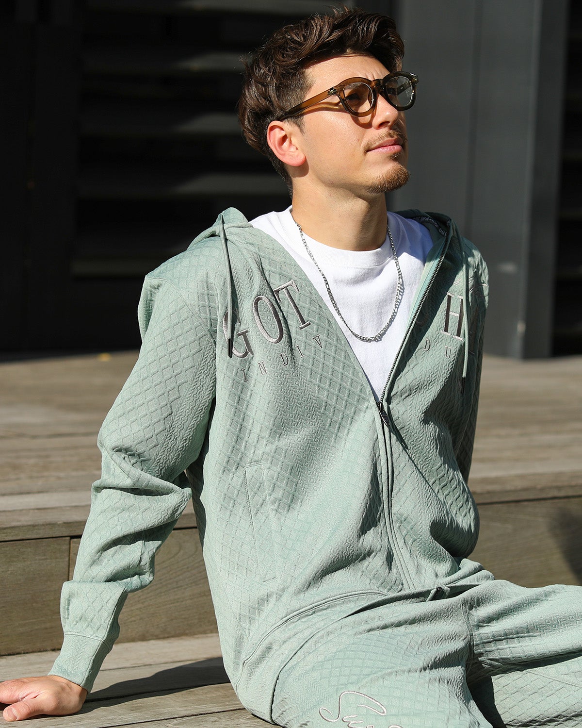 ヴァーティカル ブリスター ジャカード ZIP パーカー