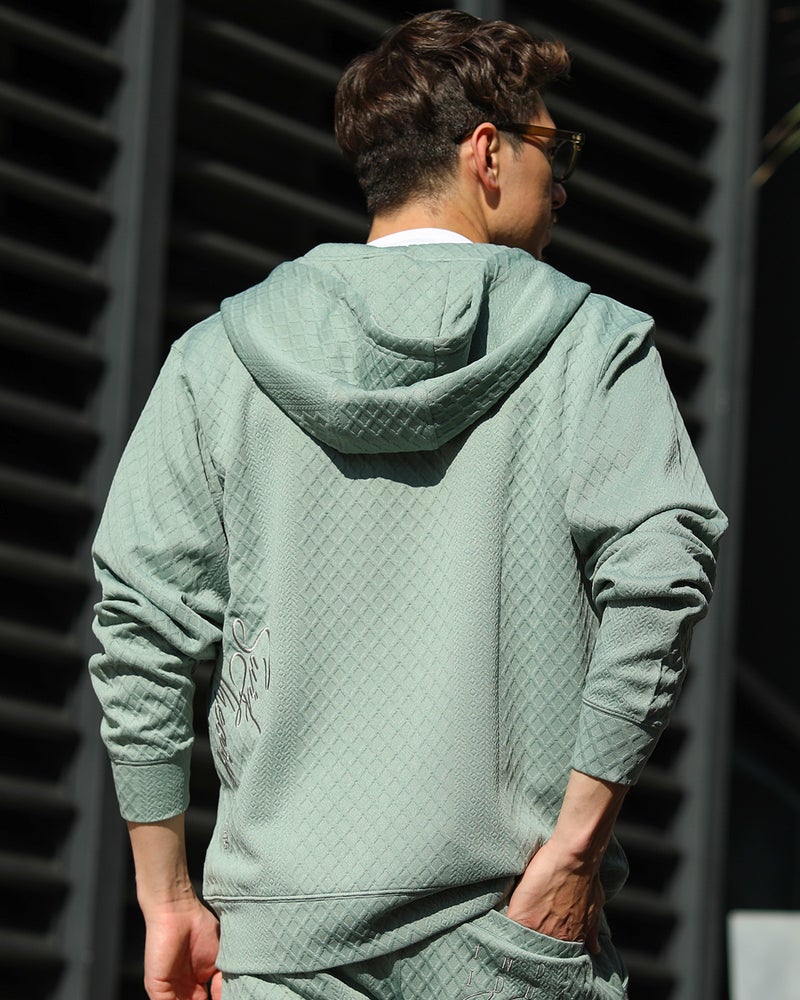 グリーングレー：180cm/70kg(Lサイズ着用)