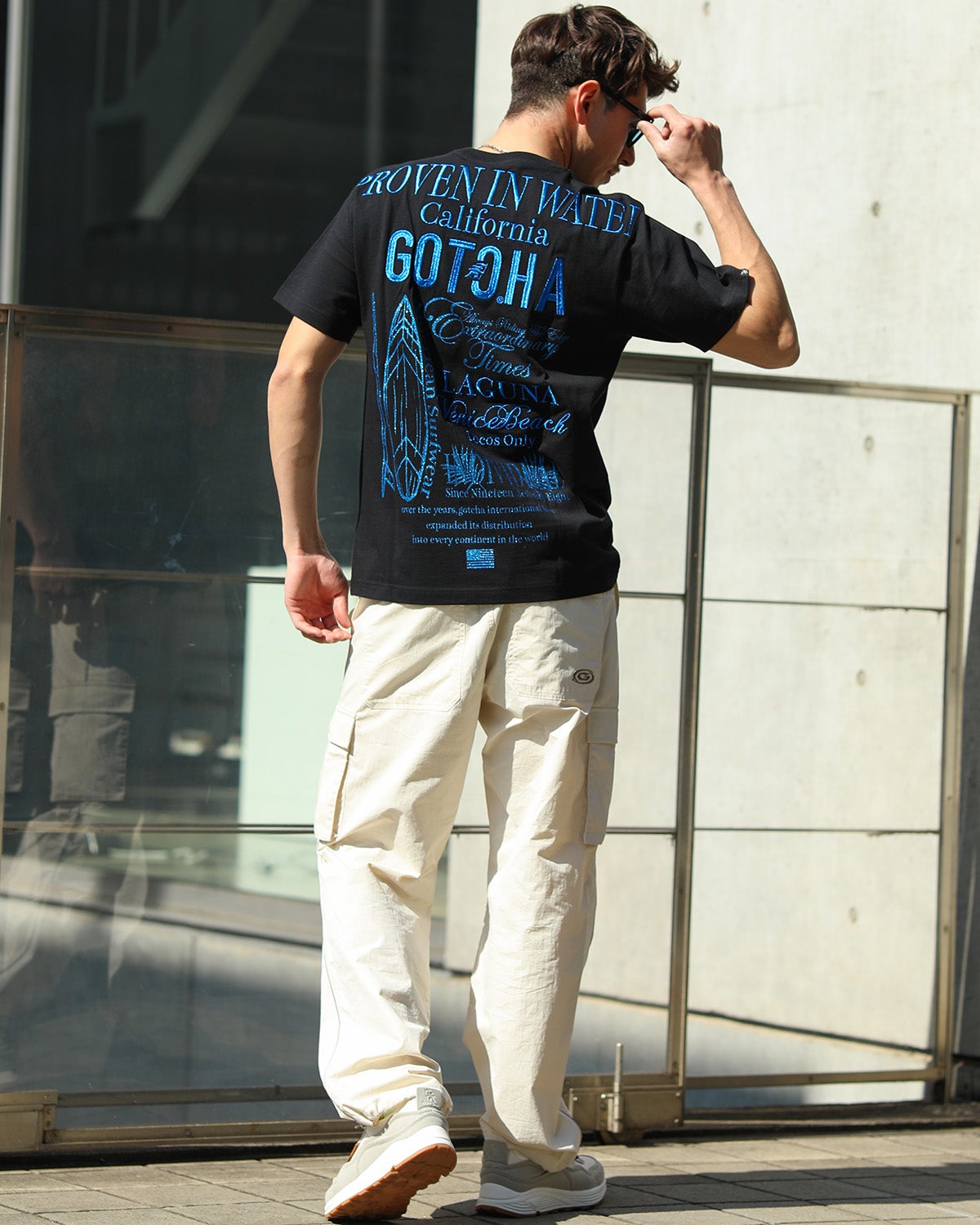 ブラック：180cm/70kg(Lサイズ着用)