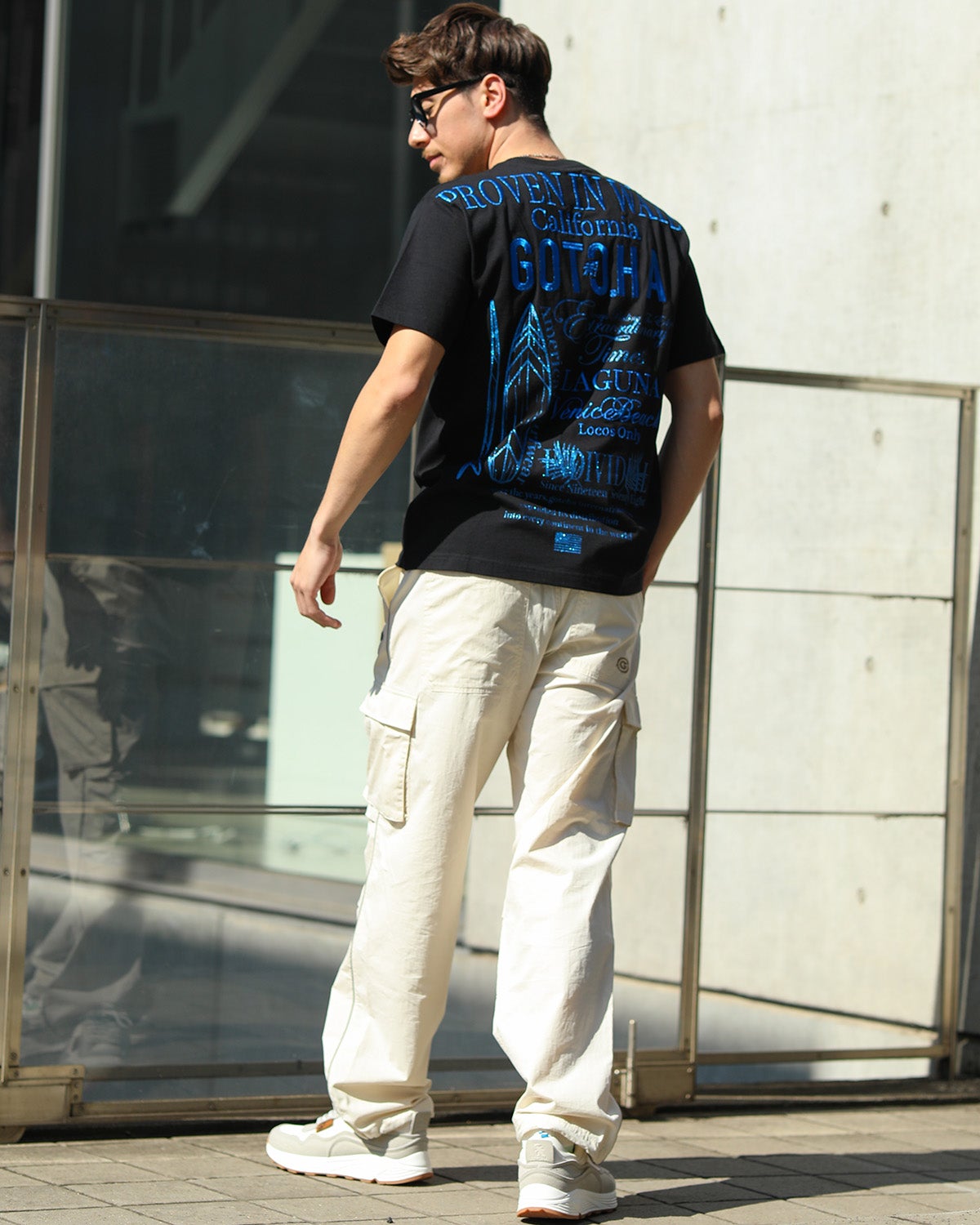 ブラック：180cm/70kg(Lサイズ着用)