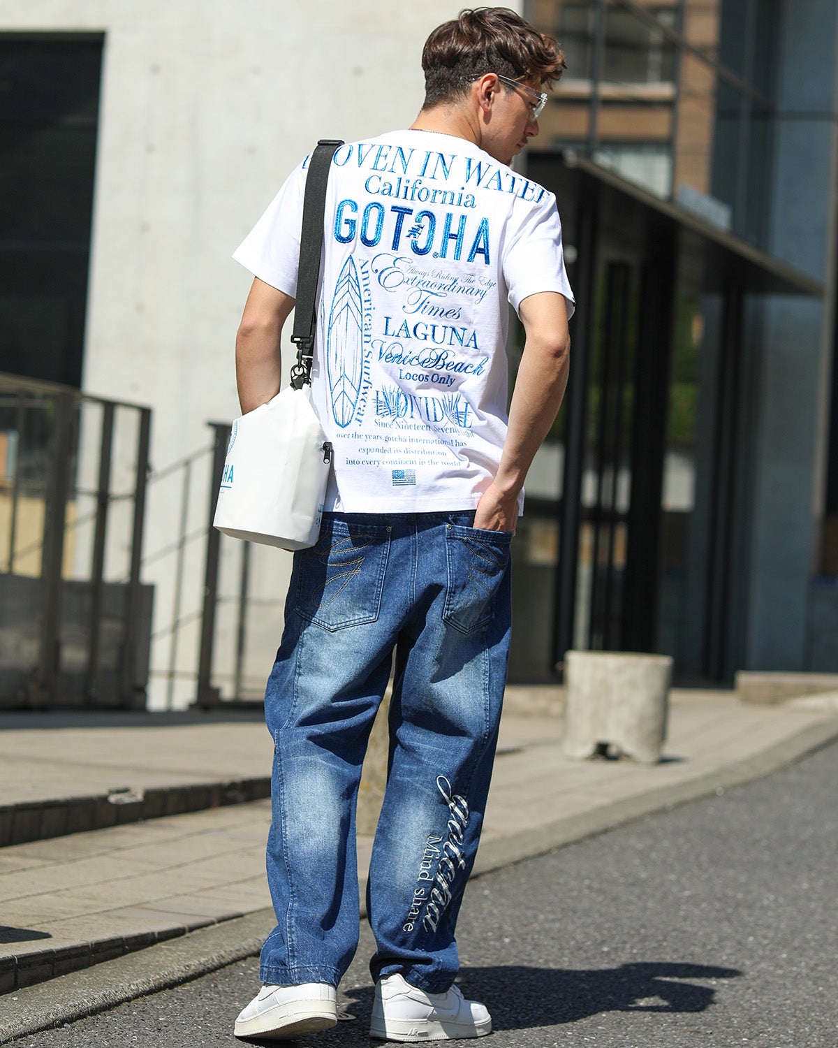 ホワイト：180cm/70kg(Lサイズ着用)