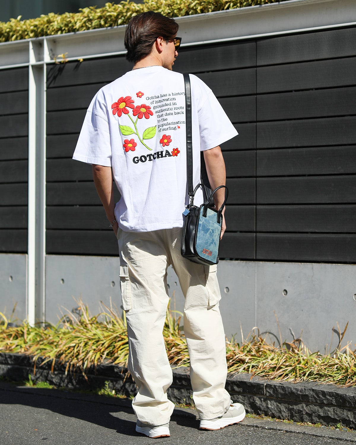 ホワイト：180cm/70kg(Lサイズ着用)