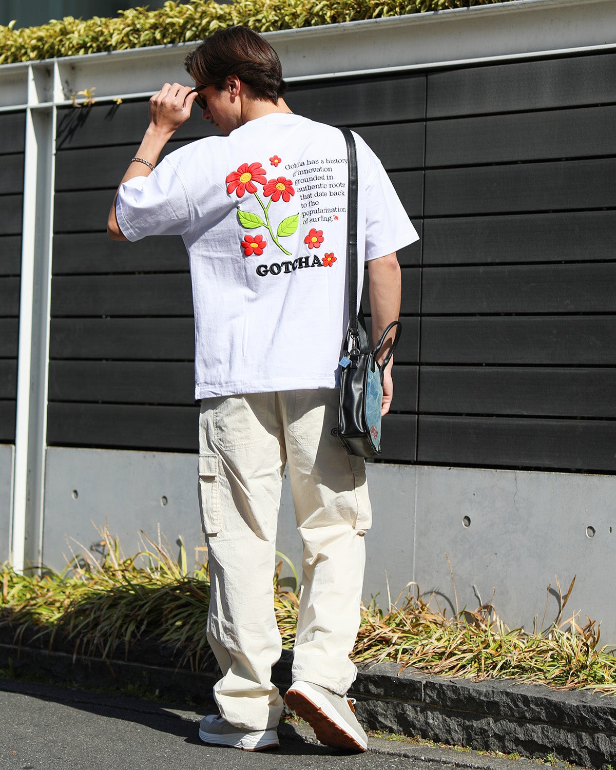 ホワイト：180cm/70kg(Lサイズ着用)