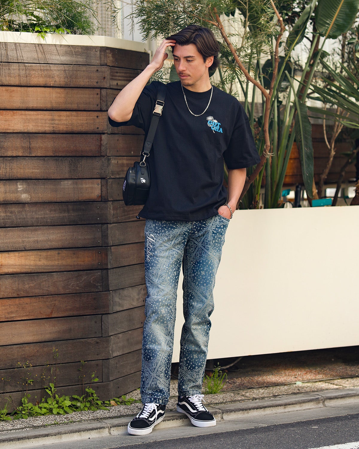 ブラック：180cm/70kg(Lサイズ着用)