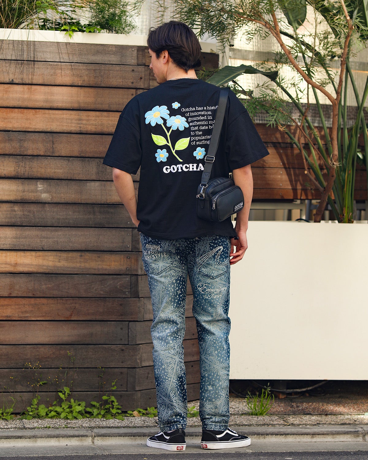 GOTCHA] ぐるぐるフラワー T シャツ | PEET ONLINE STORE