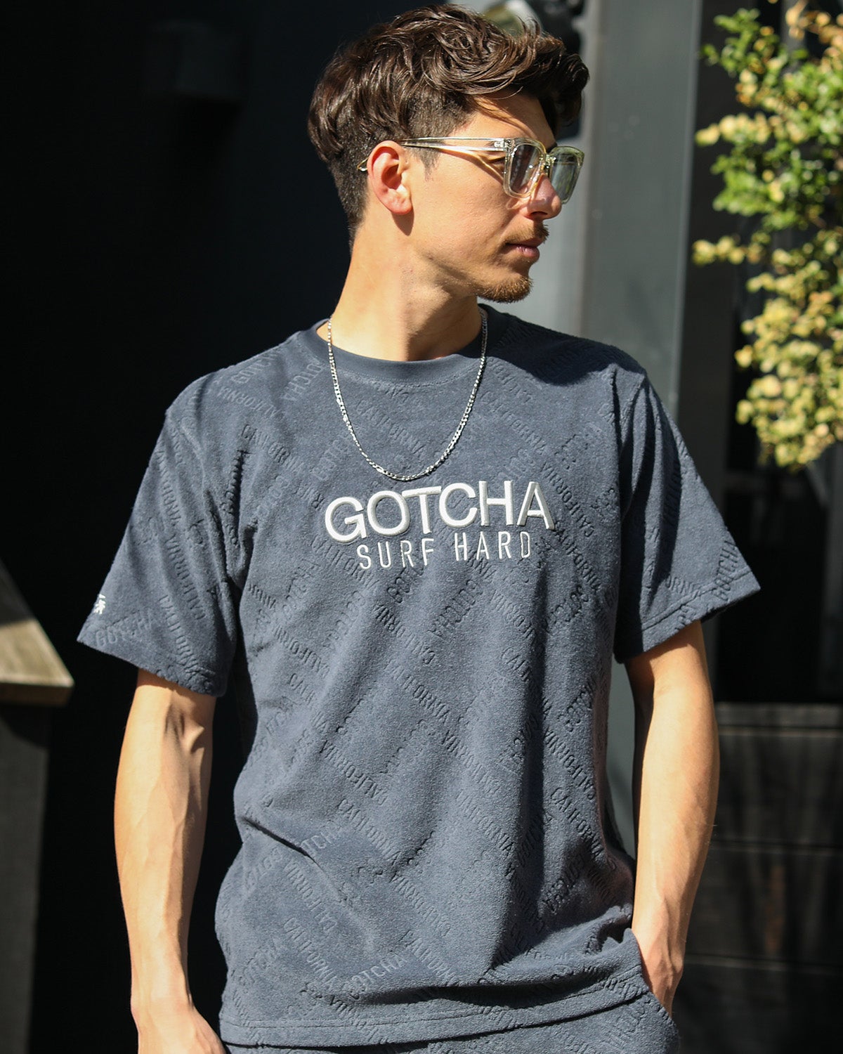 チャコール：180cm/70kg(Lサイズ着用)