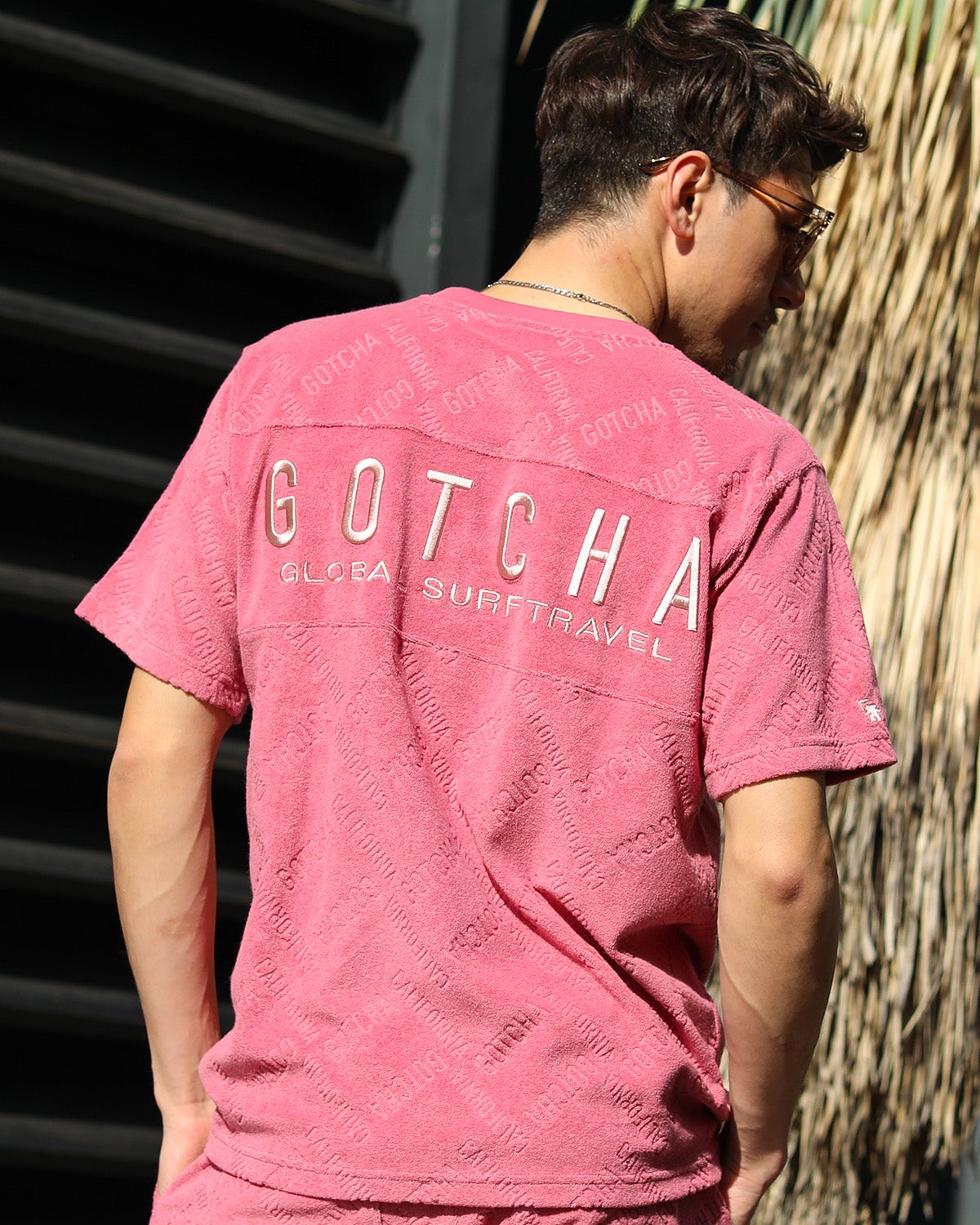 ピンク：180cm/70kg(Lサイズ着用)