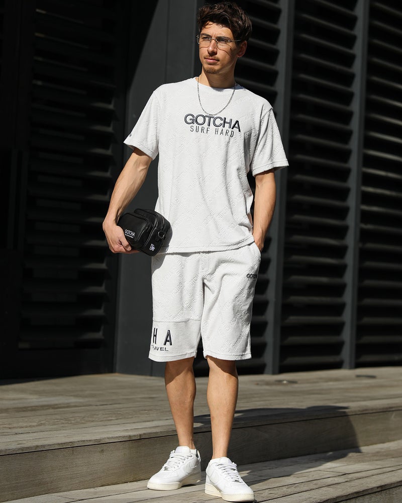 ライトグレー：180cm/70kg(Lサイズ着用)